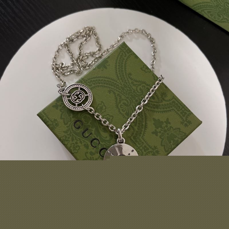 G*u*i necklaces